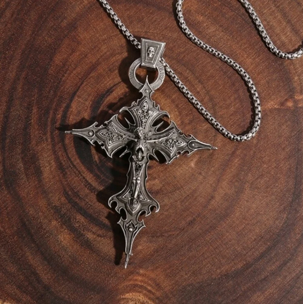 💖Gothic Style Cross and Skull Pendant Necklace